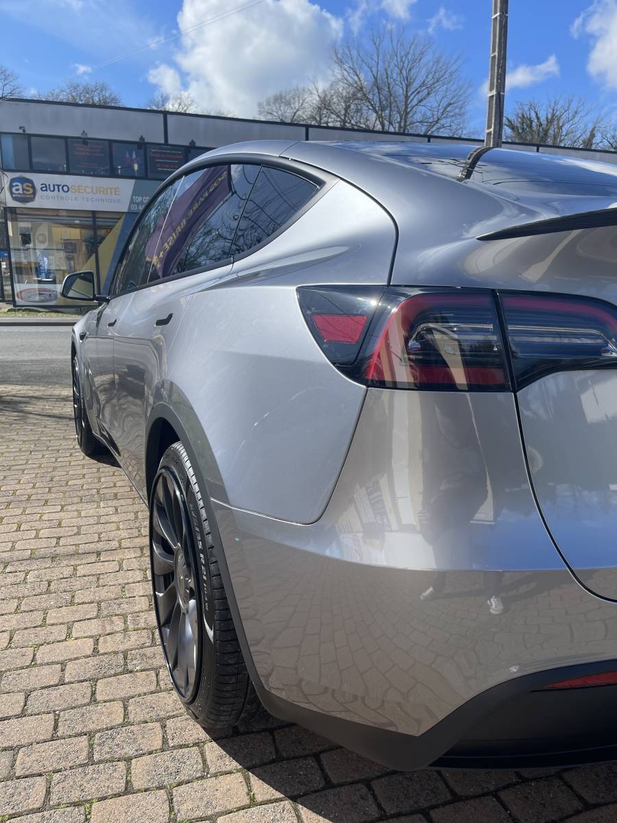 FULL PPF XPEL ultimate fusion + protections de jantes Alloygator – Tesla model Y grise – Oise