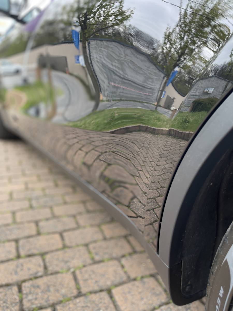 Traitement céramique Gtechniq 9 ans – feux teintés – protection jantes Alloygator – Tesla Model Y – Lamorlaye