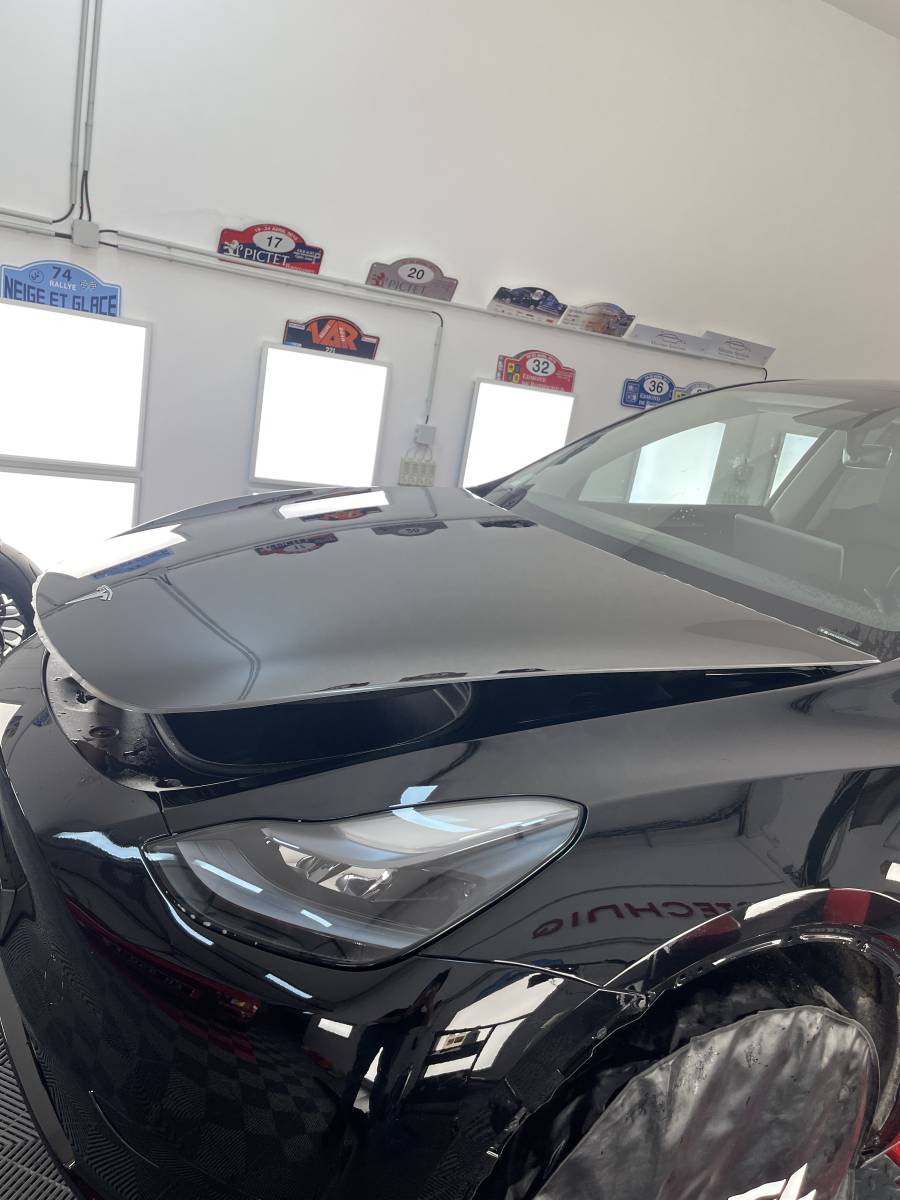 PPF XPEL face avant + bas des portières – traitement céramique Gtechniq – Tesla Model Y – Louvres